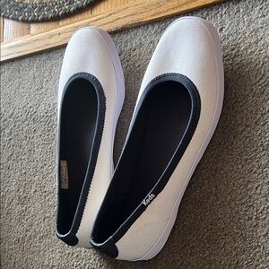 Keds Women's navy and White Flats